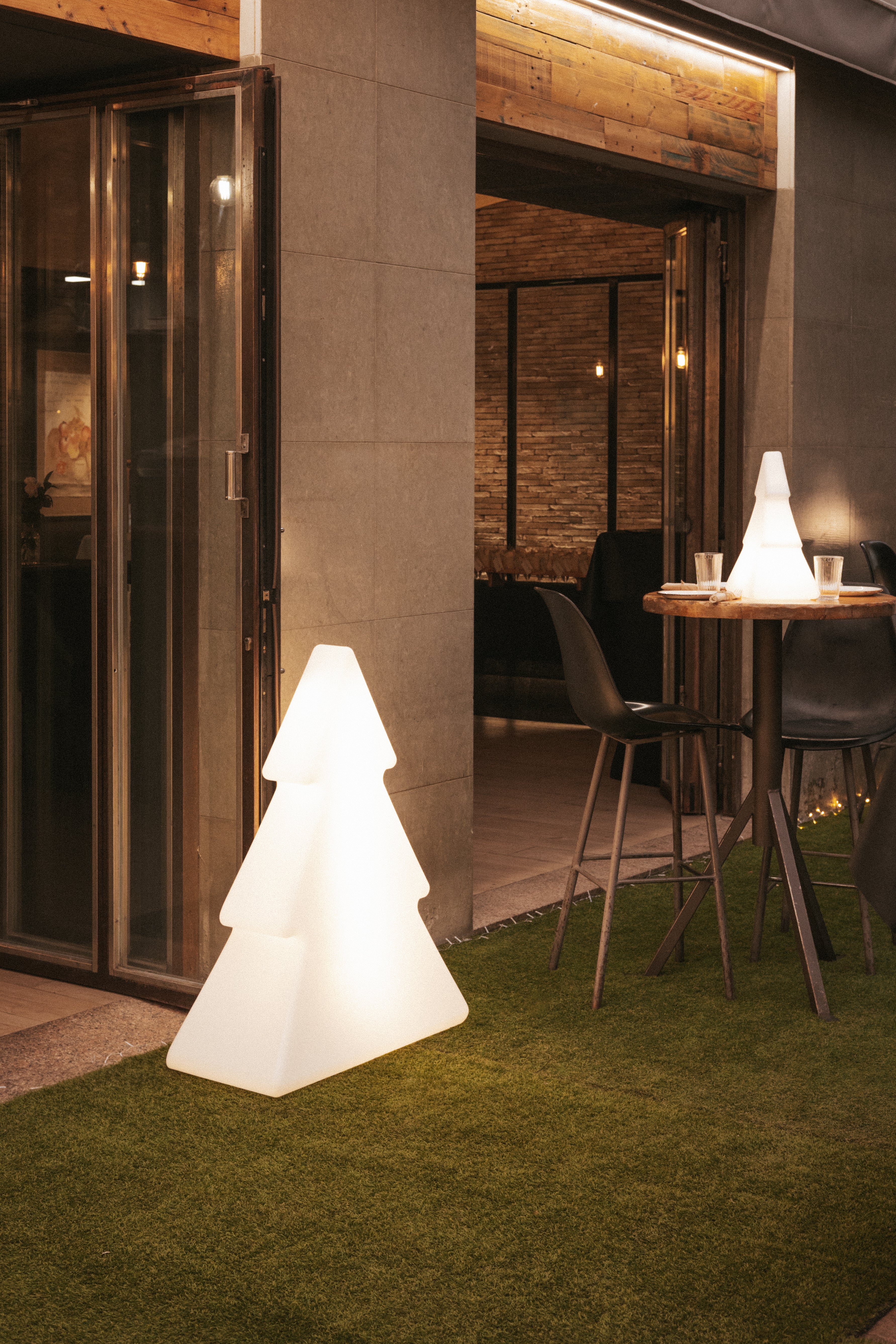 PINUS 100 BATTERY Außenstandleuchte Weiß