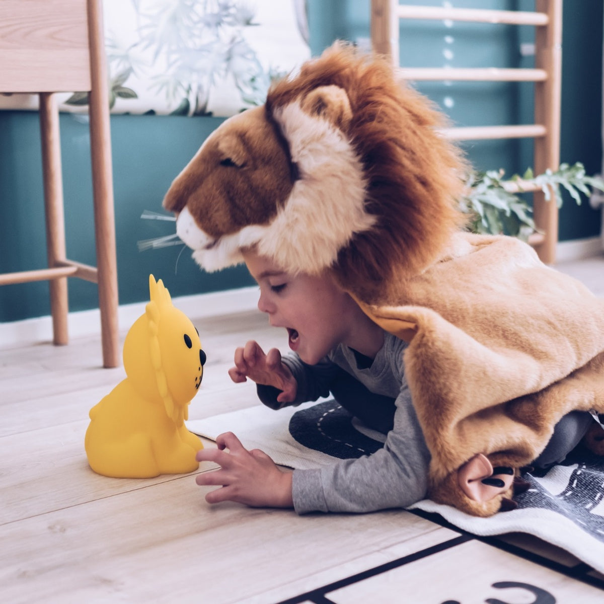 Lion First Light Kinderleuchte, 25 cm, Gelb
