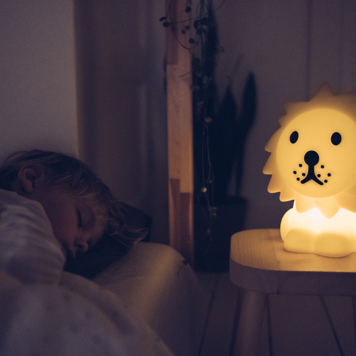 Lion First Light Kinderleuchte, 25 cm, Gelb