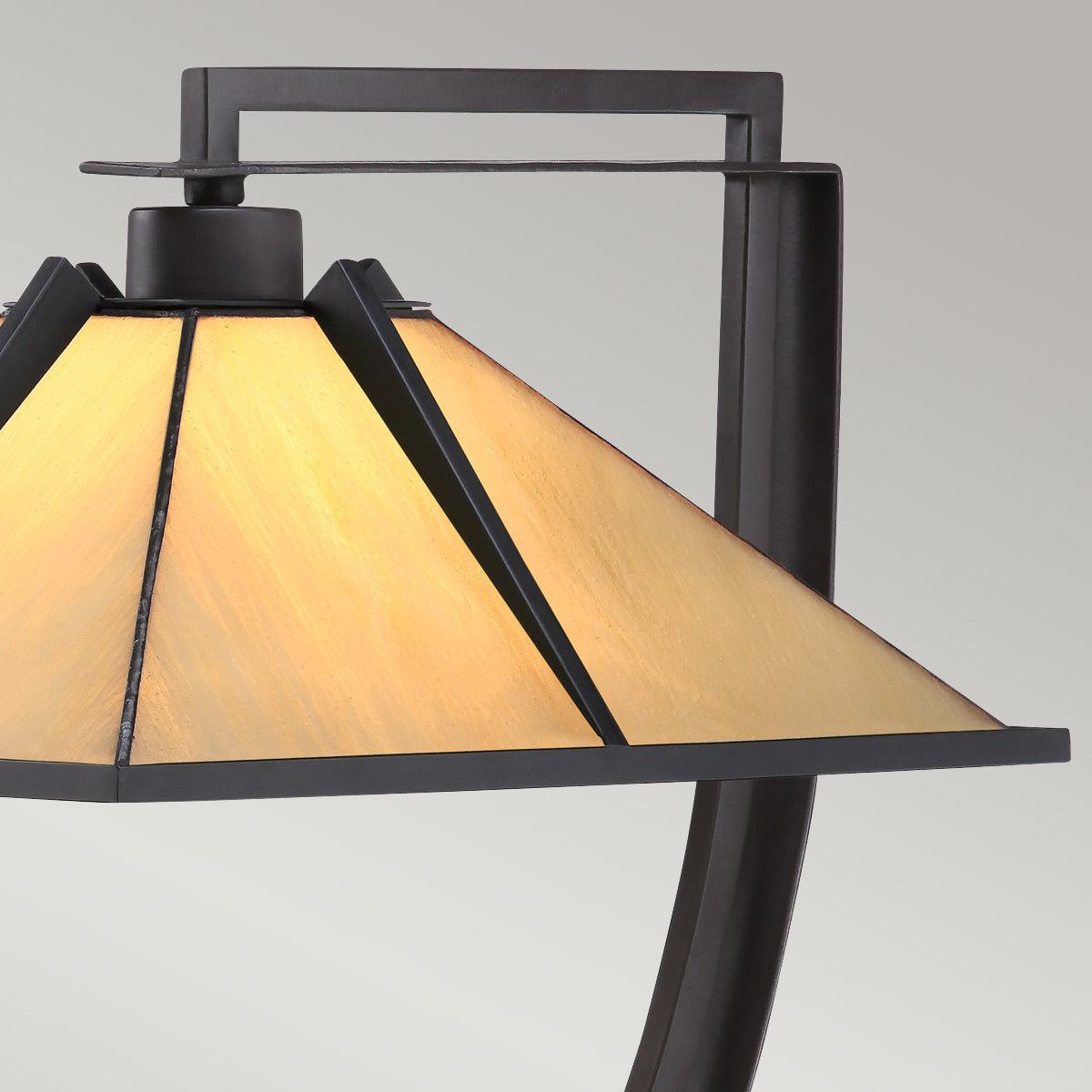 Quoizel Pomeroy Tischlampe Bronze – Wohnambiente