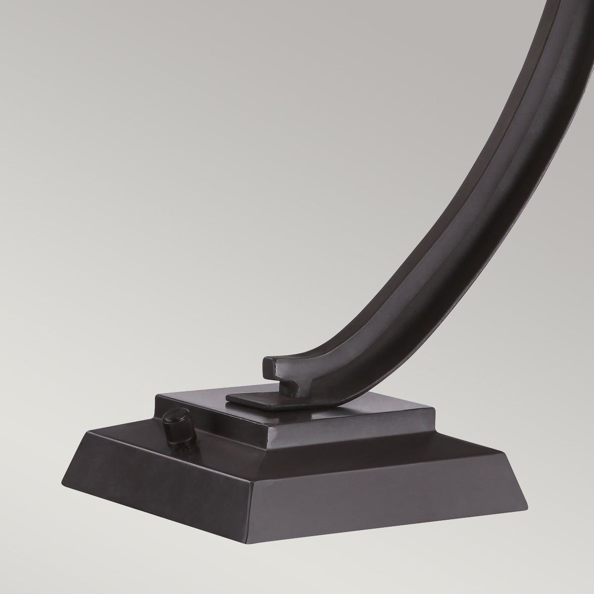 Quoizel Pomeroy Tischlampe Bronze – Detailansicht 3