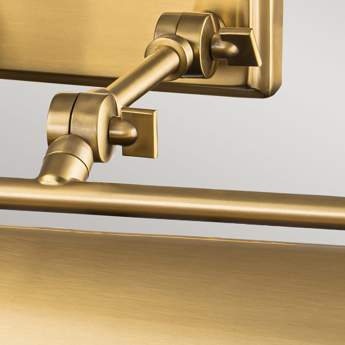 Elstead Winchfield Wandleuchte Messing – Detailansicht 2