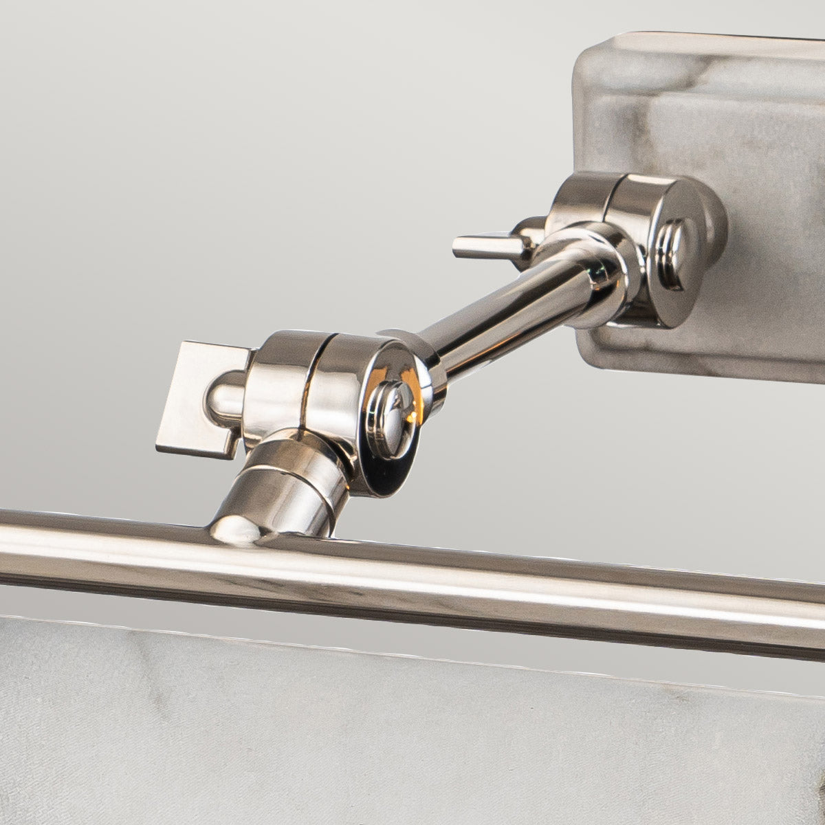 Elstead Winchfield Wandleuchte Nickel, Weiß – Detailansicht