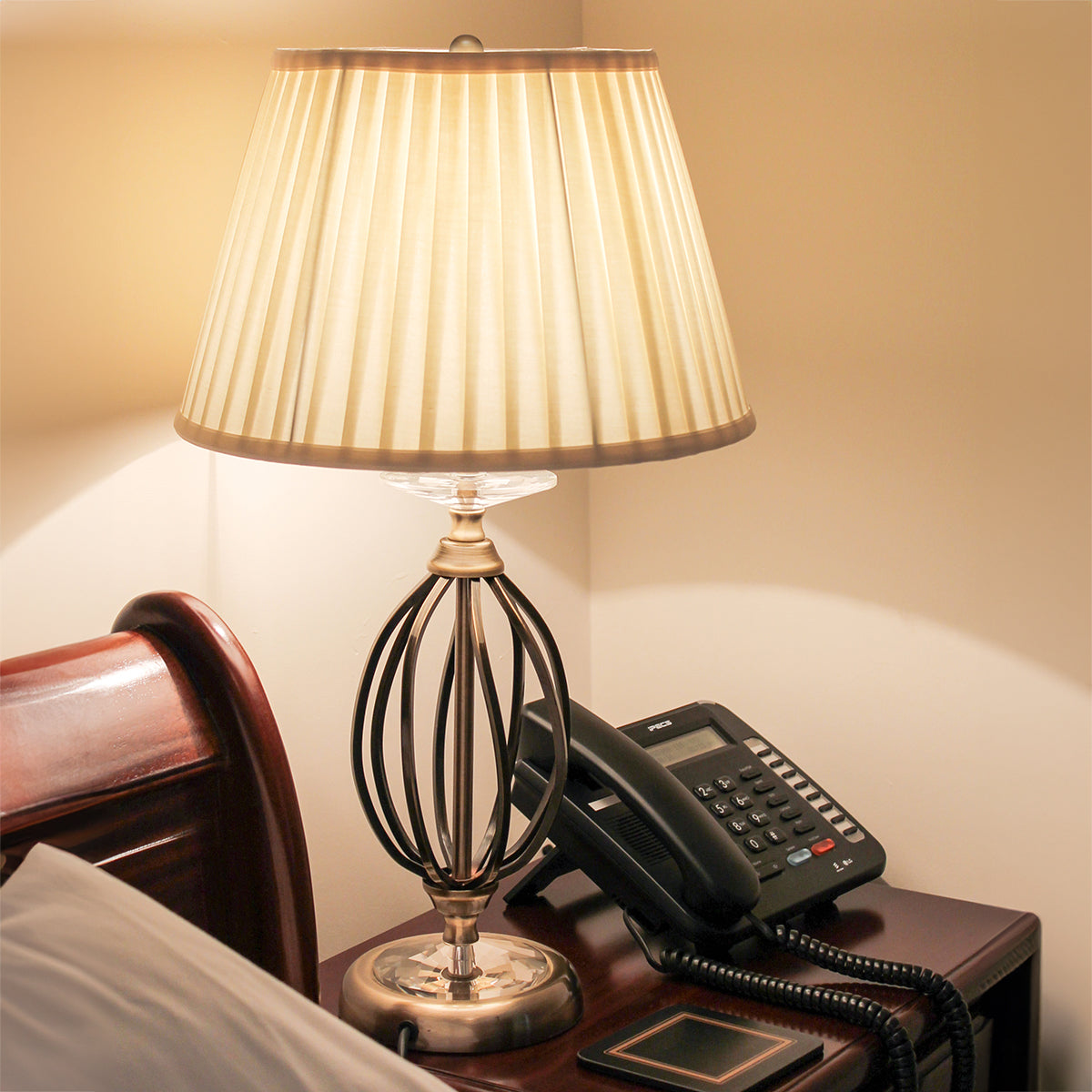Elstead Aegean Tischlampe Messing – Wohnambiente