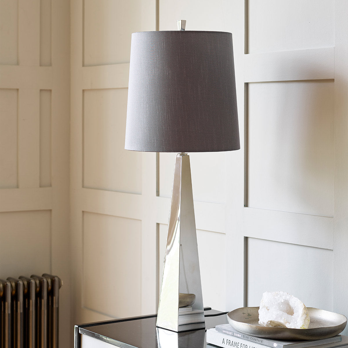 Elstead Ascent Tischlampe Nickel – Wohnambiente