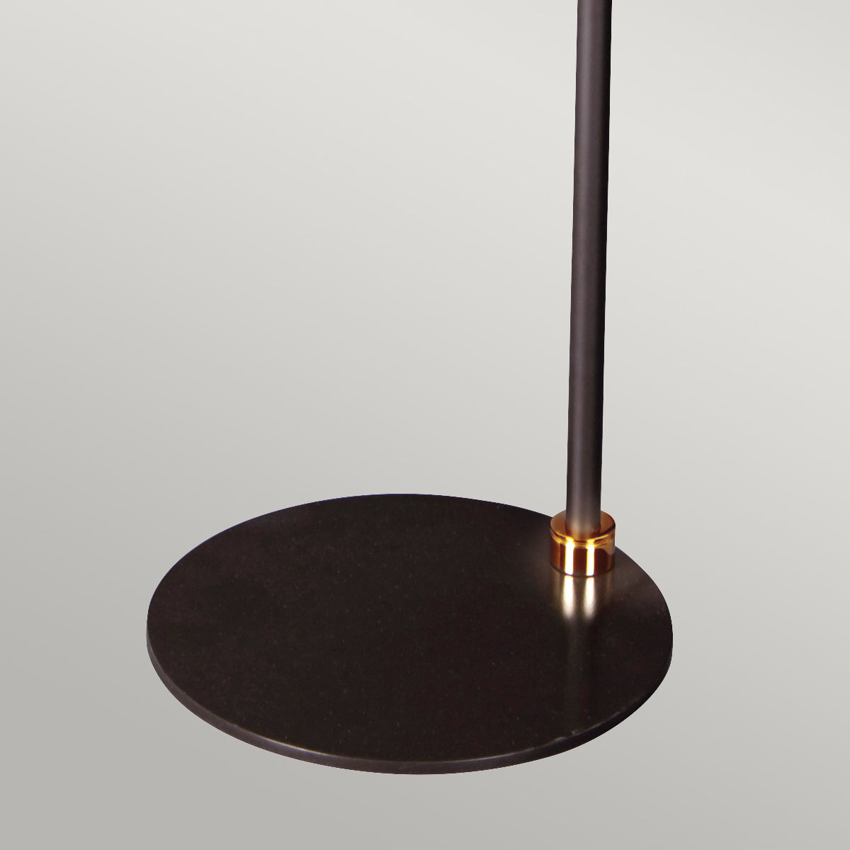 Elstead Balance Stehleuchte Schwarz, Messing – Detailansicht 2