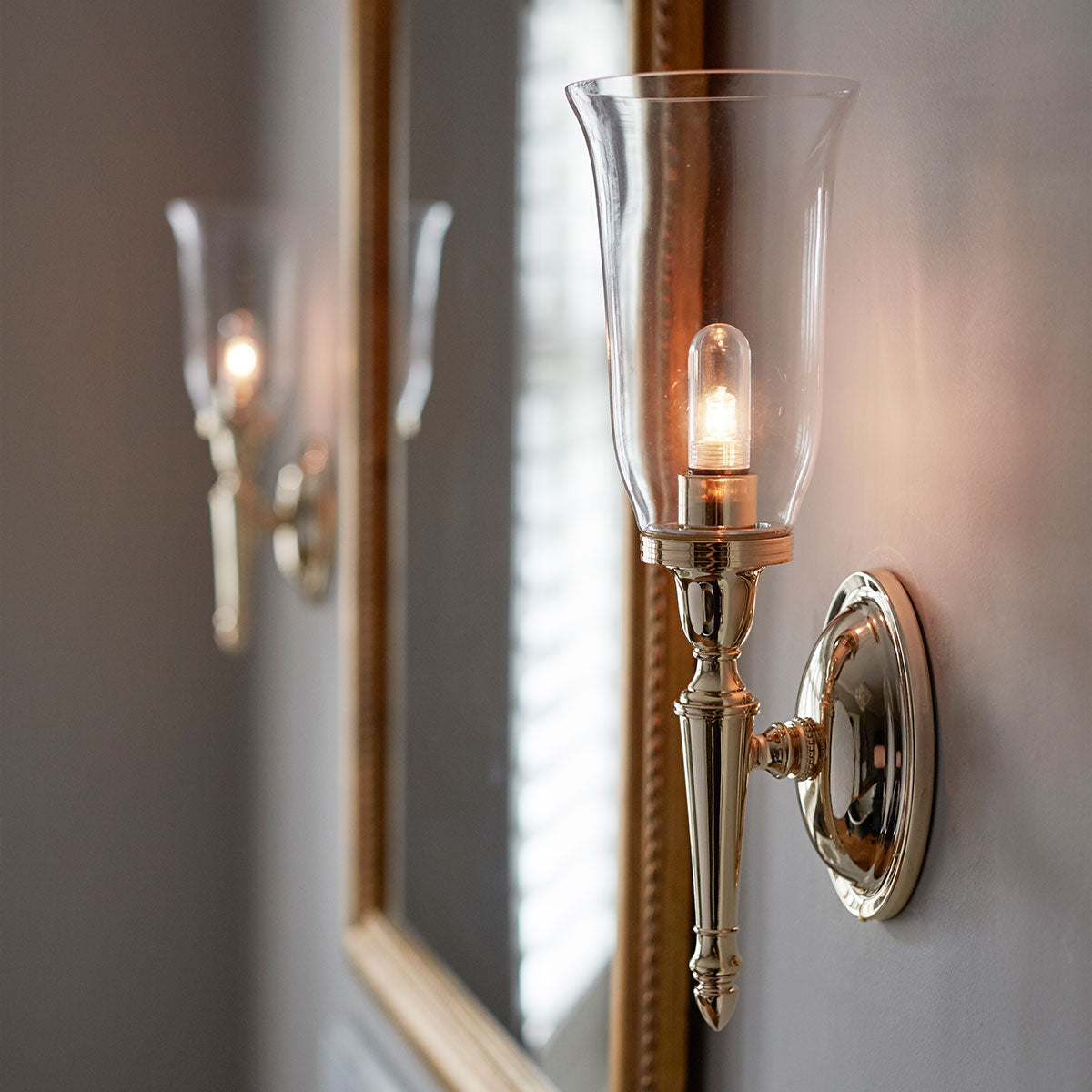 Elstead Dryden Wandleuchte Messing – Detailansicht