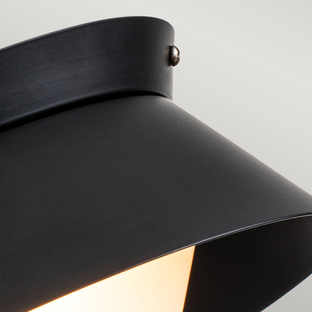 Elstead Bowtie Deckenleuchte Schwarz – Detailansicht 2