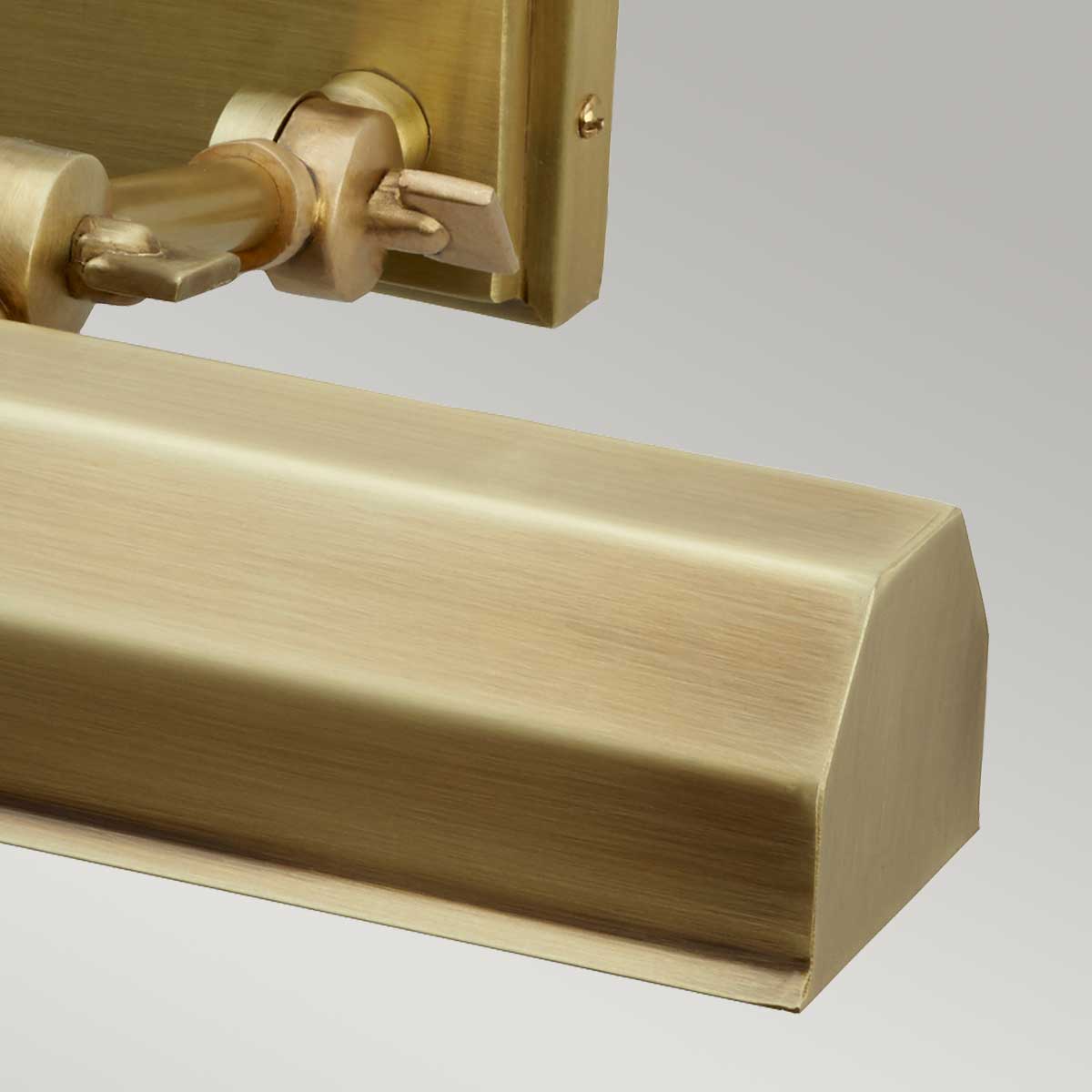 Elstead Chawton Wandleuchte Messing – Detailansicht 2