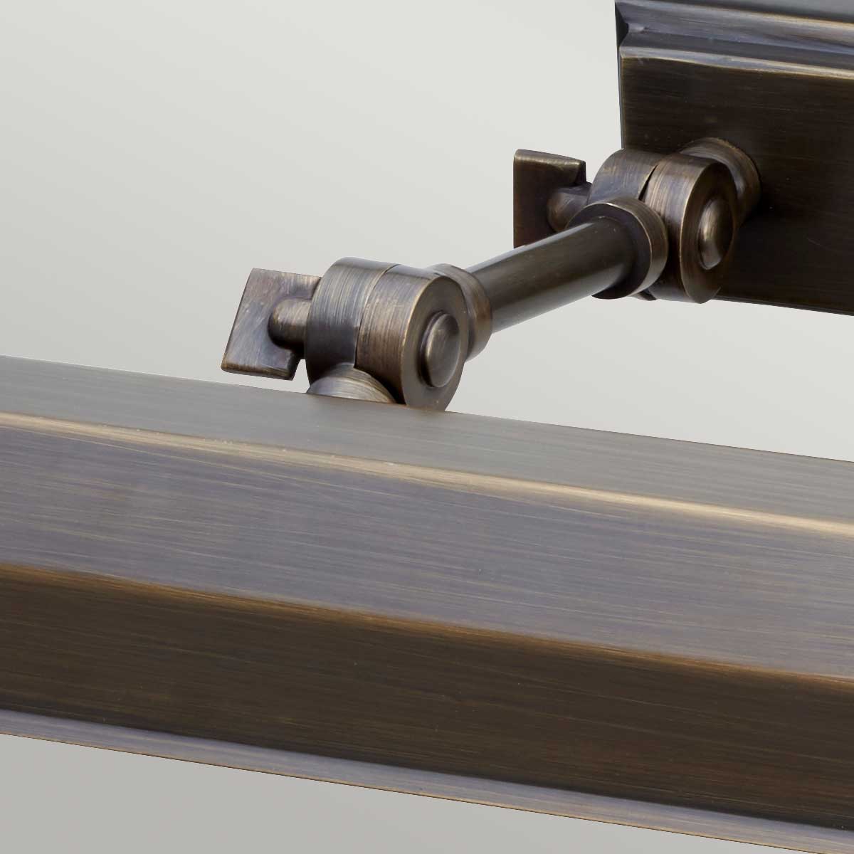 Elstead Chawton Wandleuchte Bronze – Wohnambiente