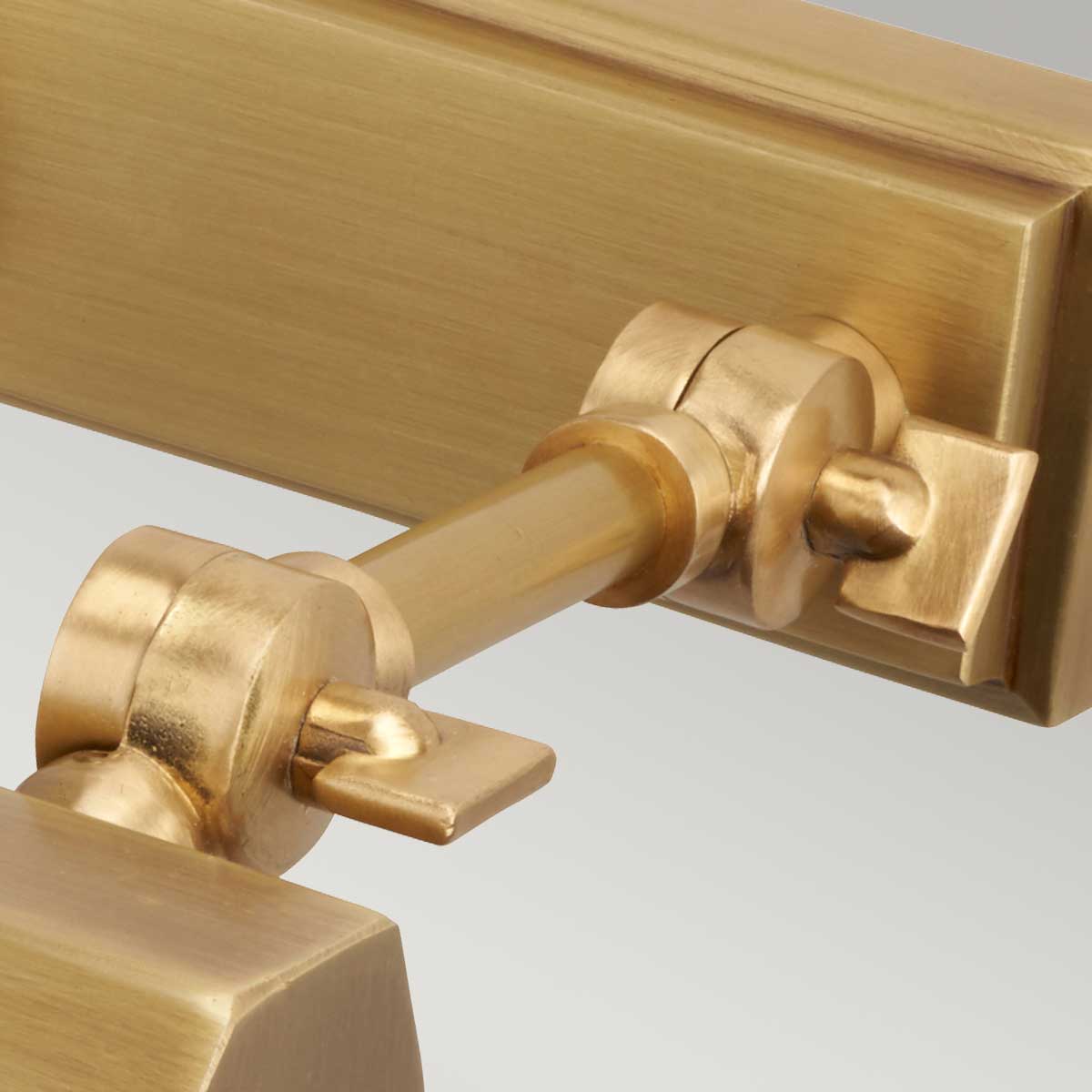 Elstead Chawton Wandleuchte Messing – Detailansicht 2