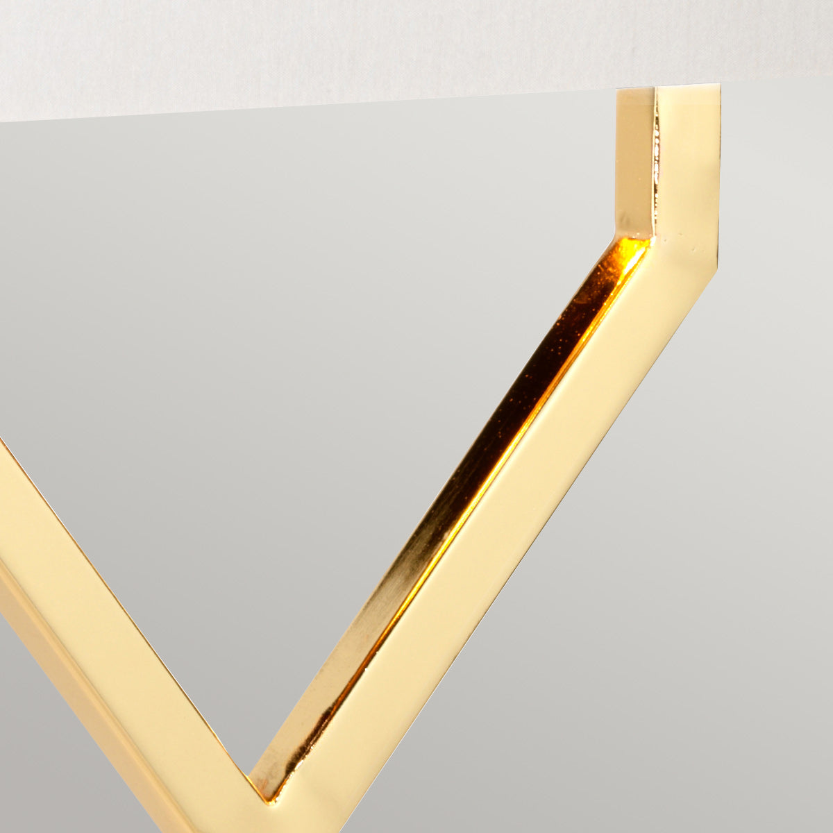 Elstead Cross Tischlampe Gold – Detailansicht