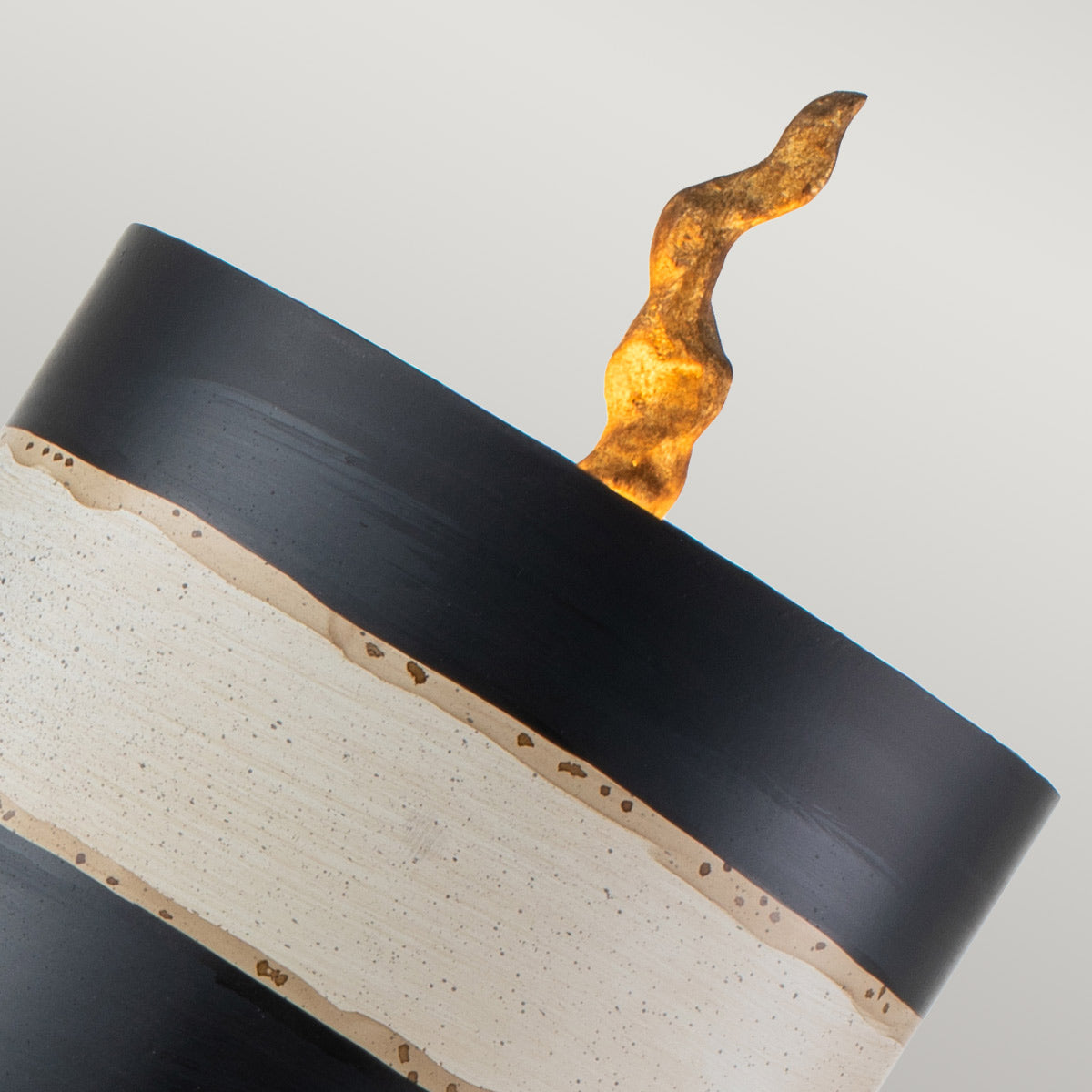 Flambeau Dominique Tischlampe Gold, Schwarz, Creme – Detailansicht