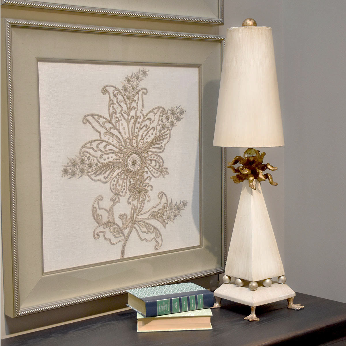 Flambeau Leda Tischlampe Creme, Gold – Detailansicht