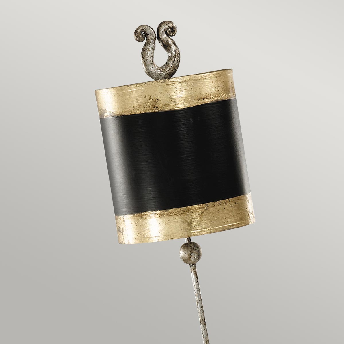 Flambeau Phoenician Tischlampe Schwarz, Gold, Silber – Detailansicht