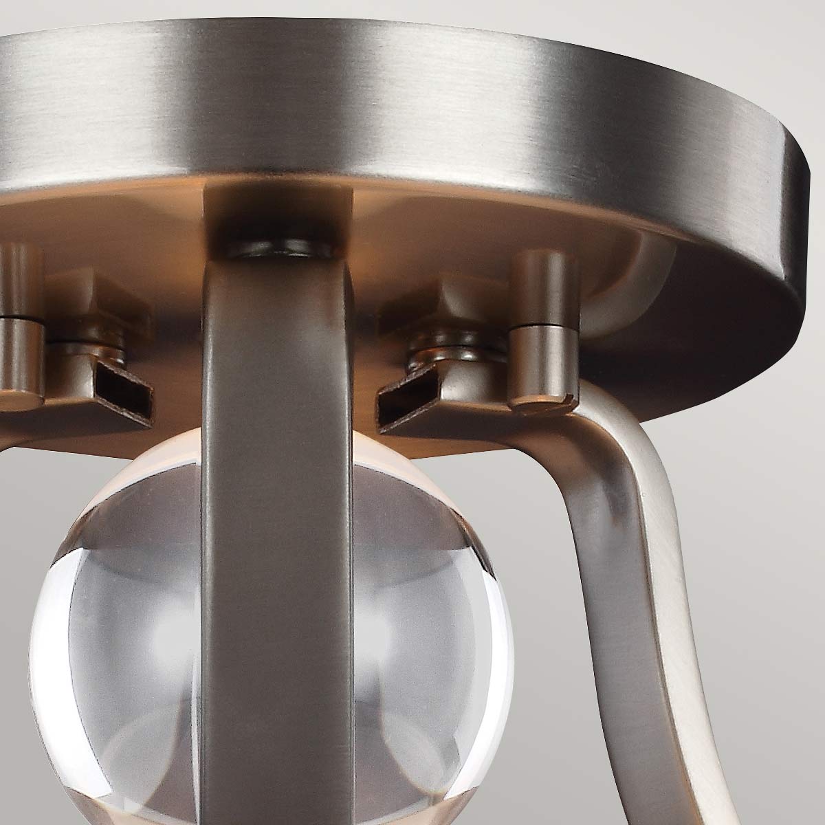 Feiss Evington Deckenleuchte Nickel – Detailansicht