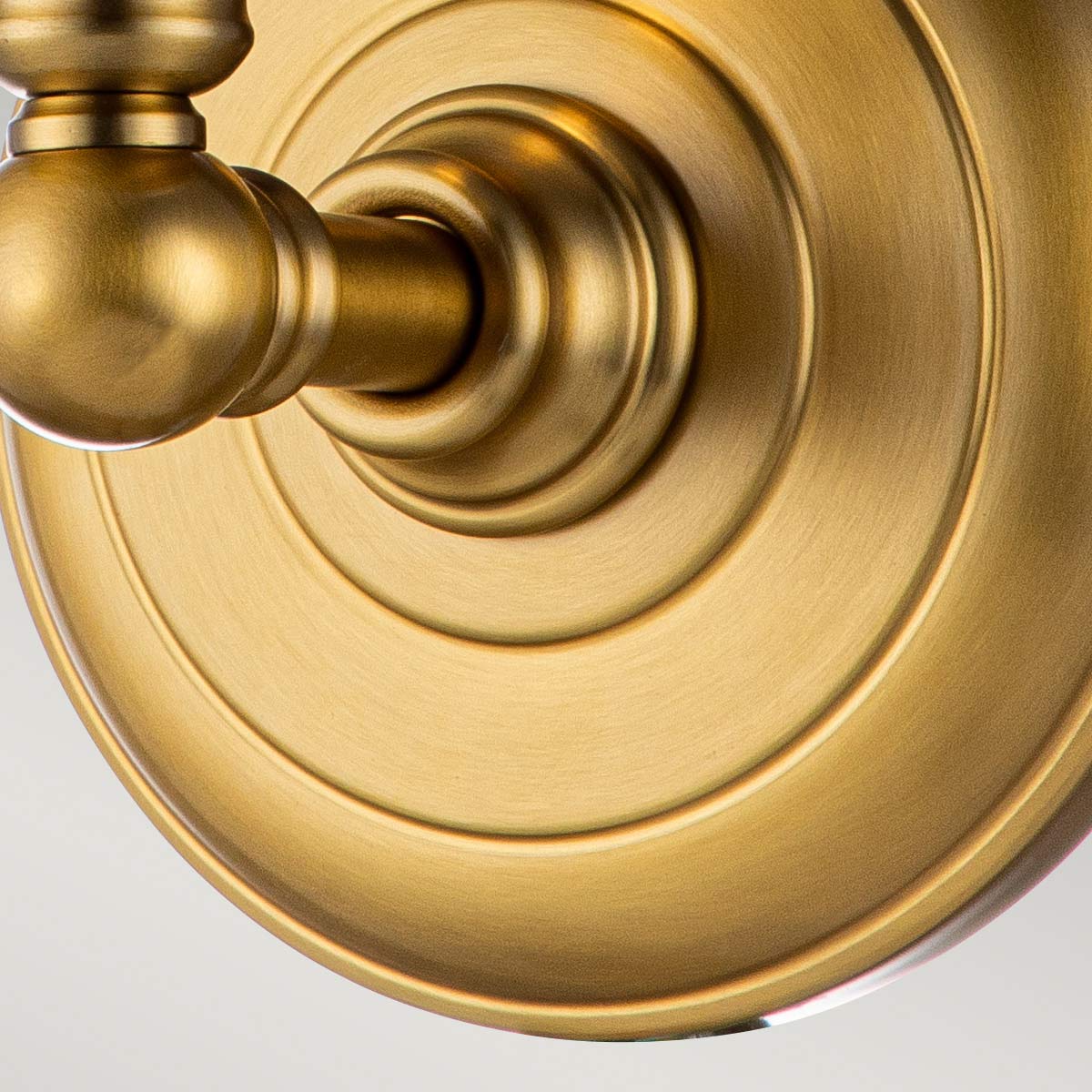 Feiss Huguenot Wandleuchte Messing – Detailansicht 2