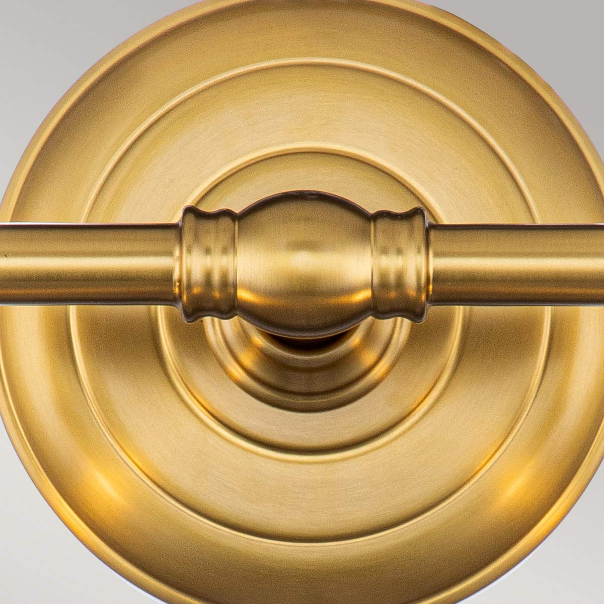 Feiss Huguenot Wandleuchte Messing – Detailansicht 2