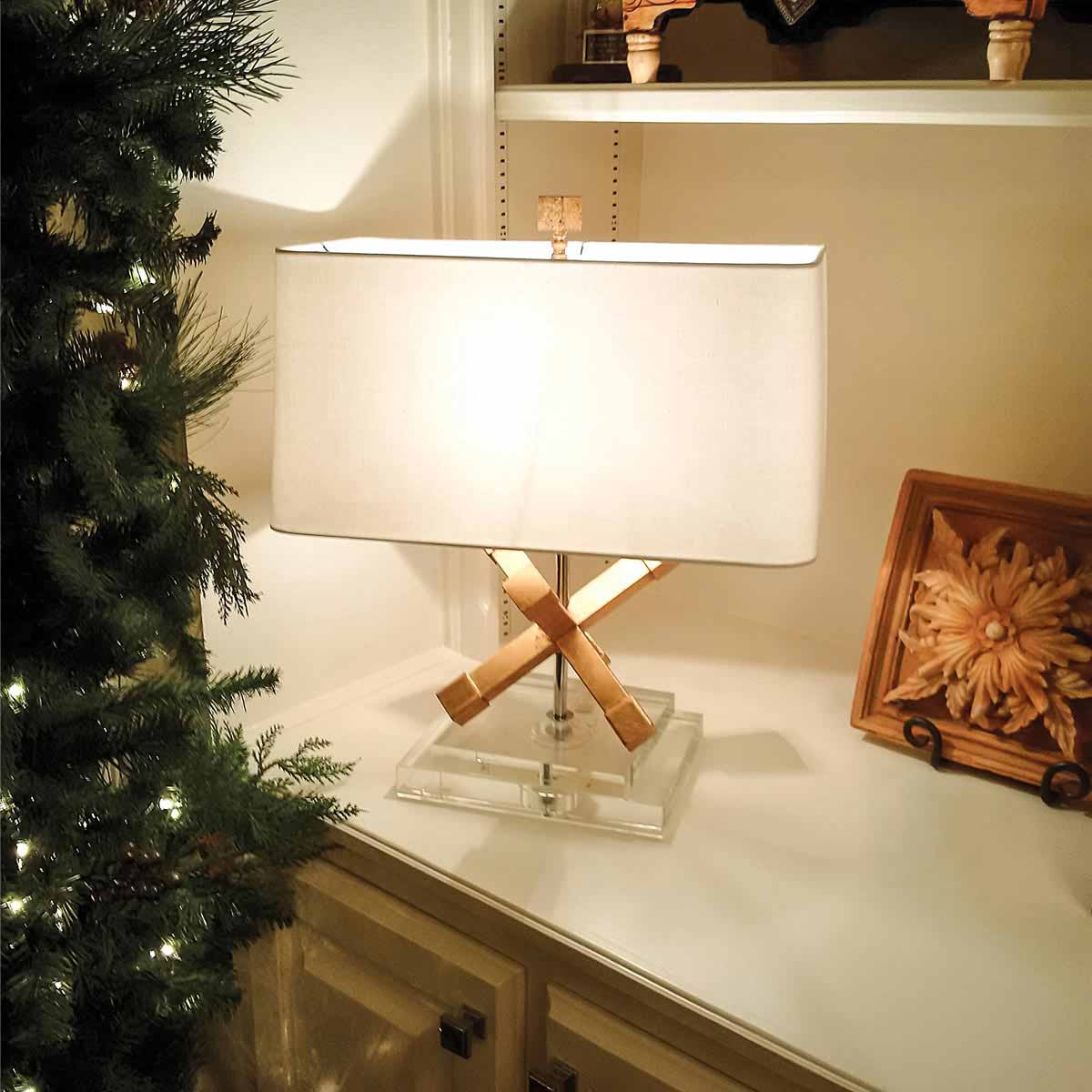 Elstead Jackson Tischlampe Gold – Wohnambiente