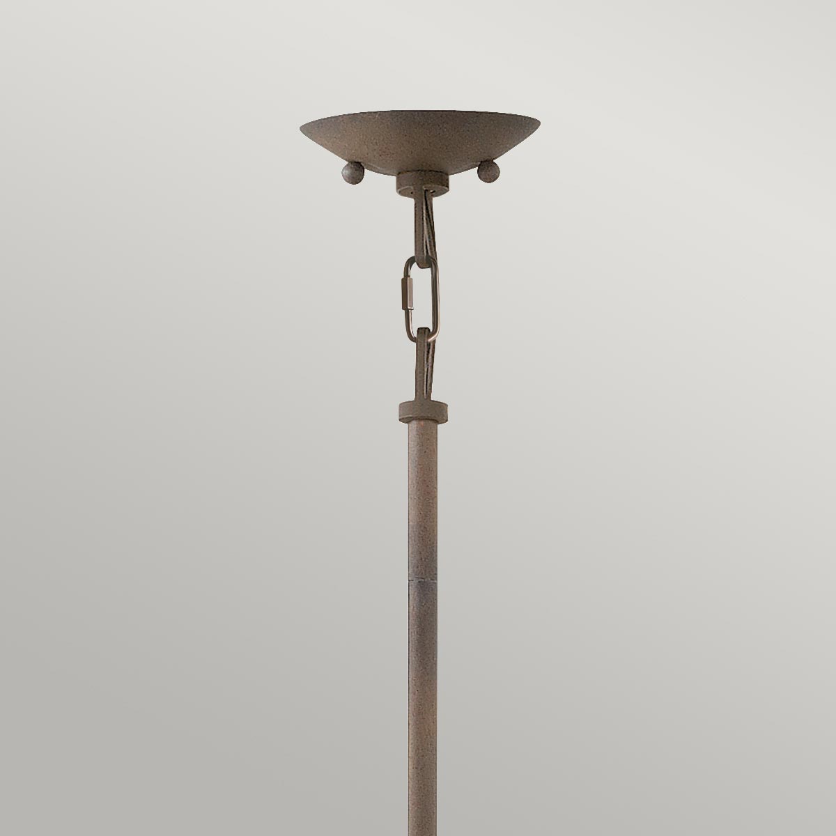 Hinkley Carson Kronleuchter Vintage Iron – Wohnambiente