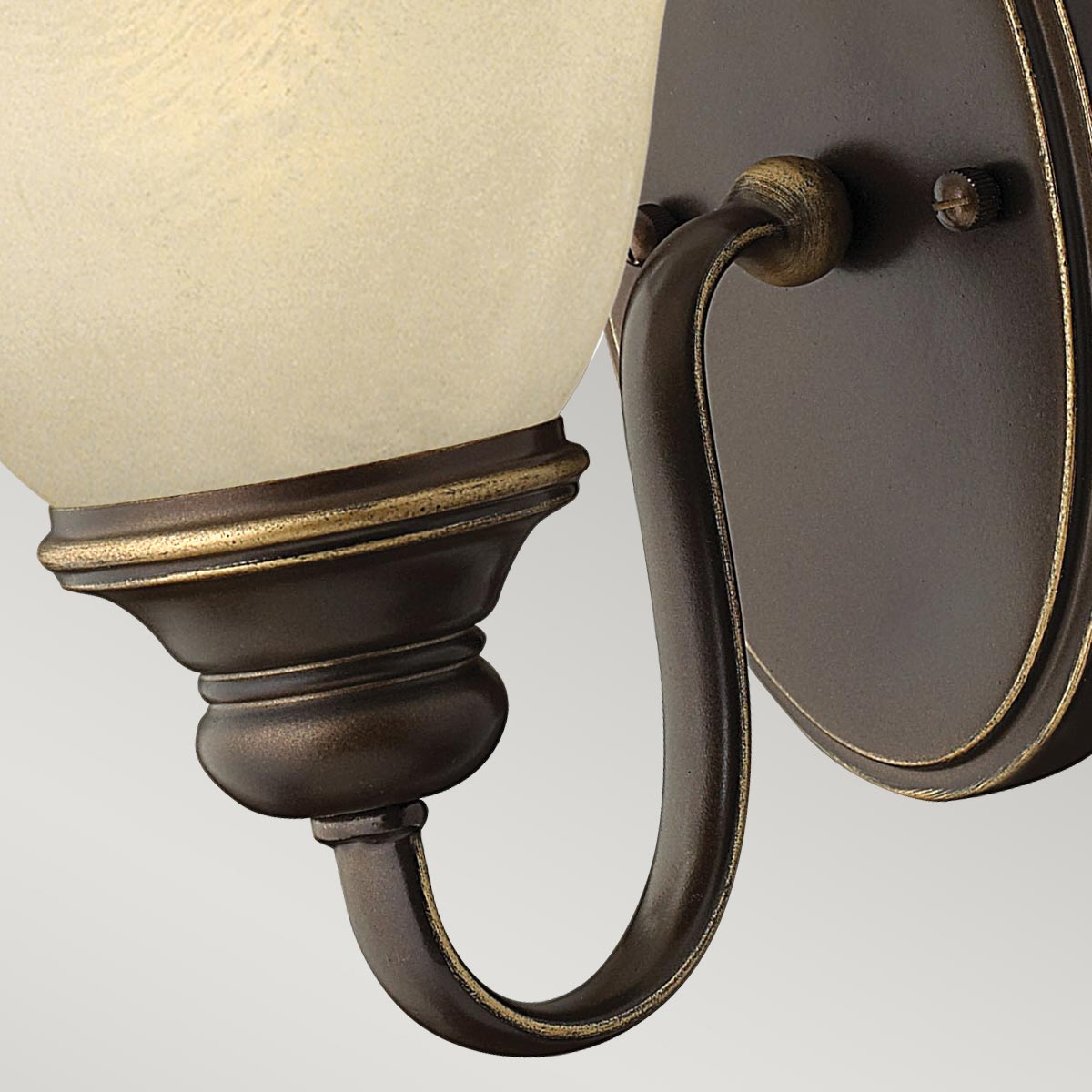 Hinkley Cello Wandleuchte Bronze – Detailansicht