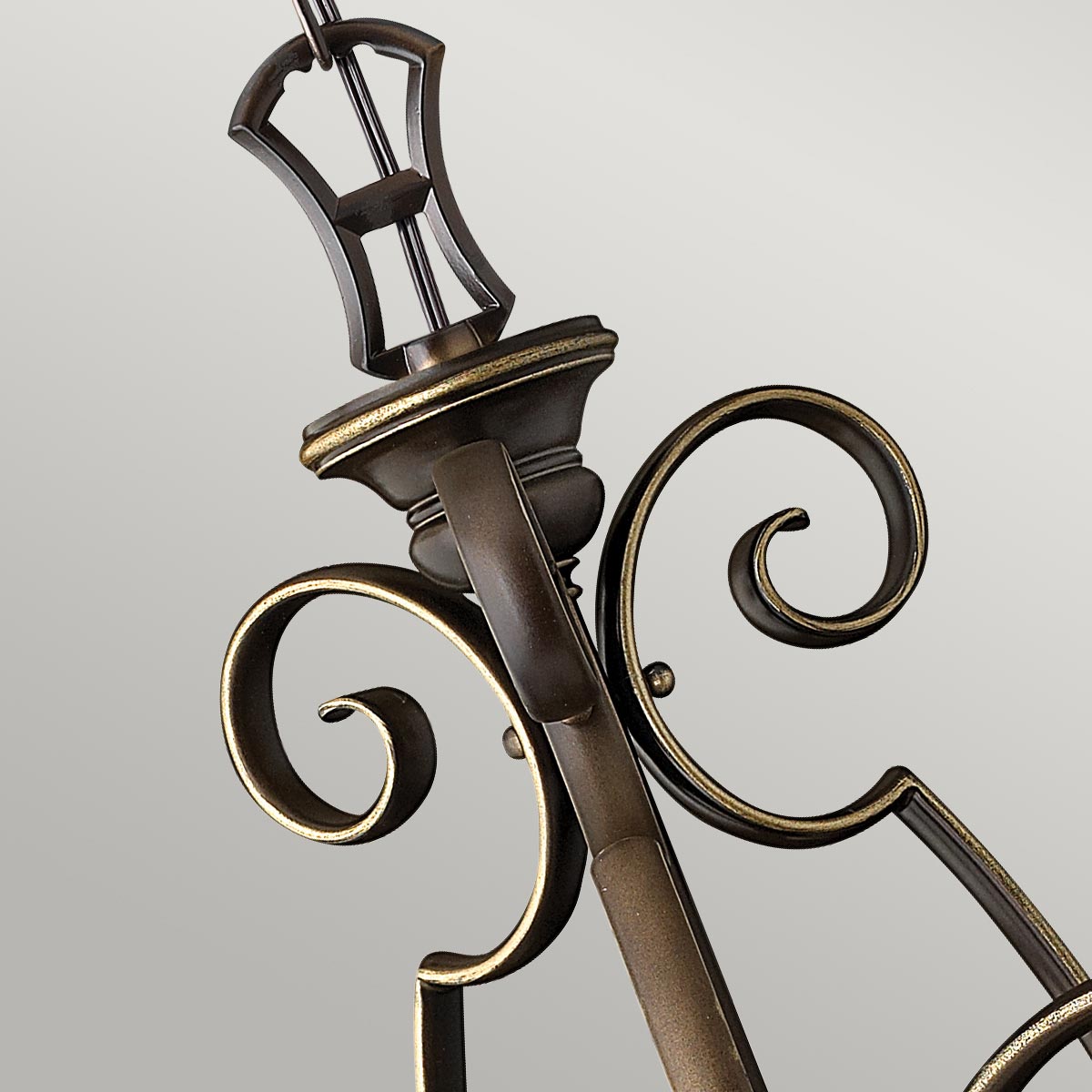 Hinkley Cello Kronleuchter Bronze – Detailansicht