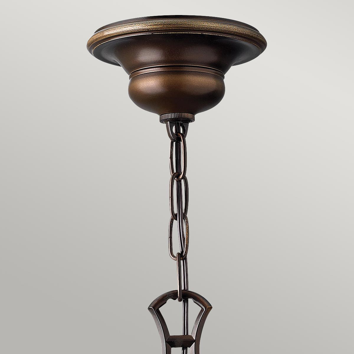 Hinkley Cello Kronleuchter Bronze – Wohnambiente