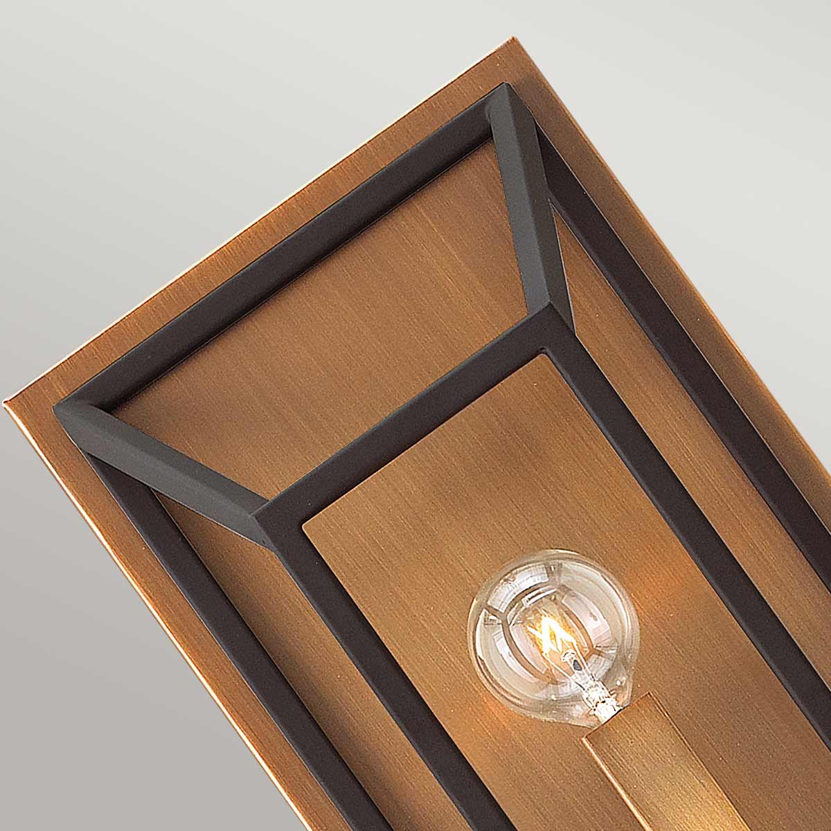 Hinkley Fulton Wandleuchte Bronze, Messing – Detailansicht