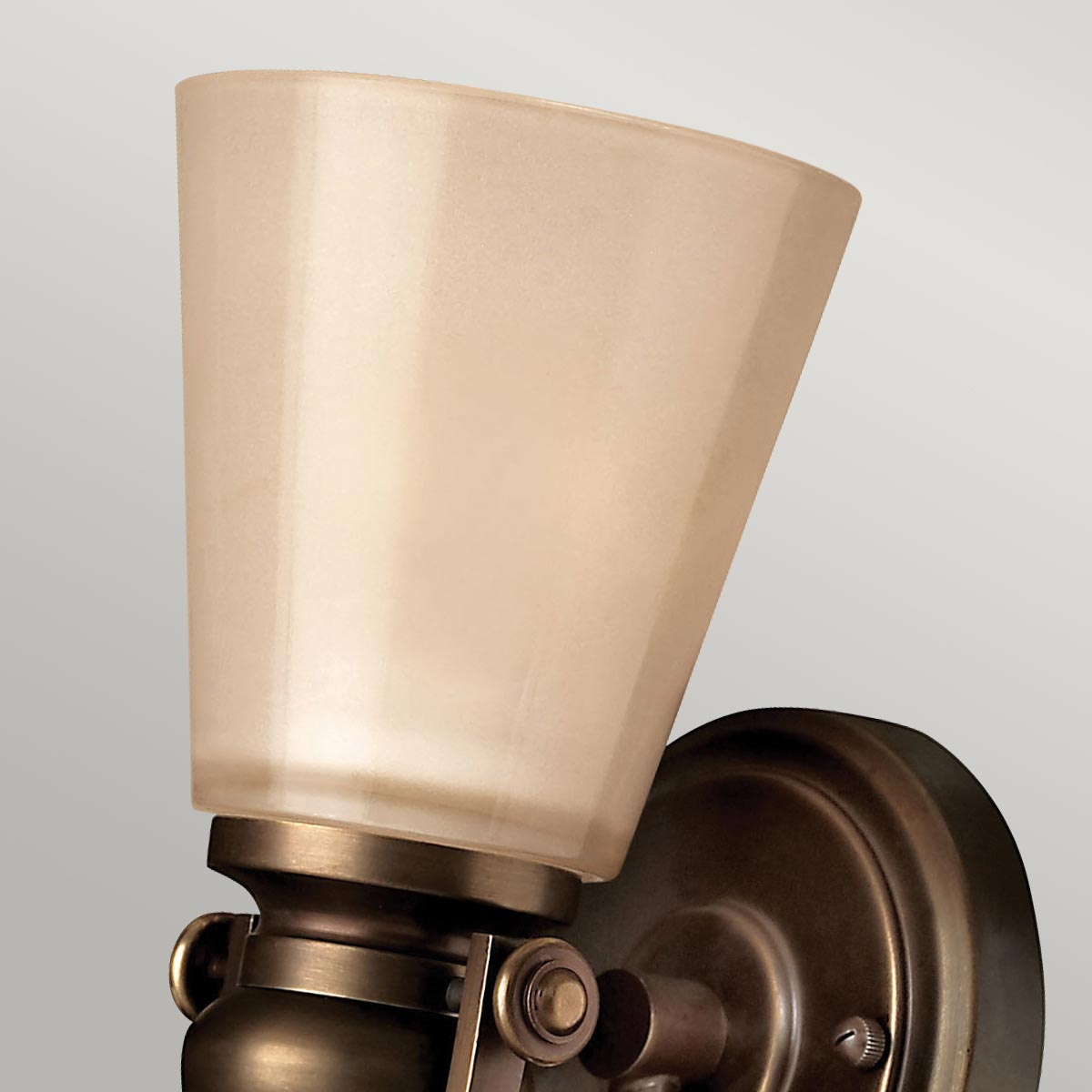Hinkley Mayflower Wandleuchte Bronze – Detailansicht