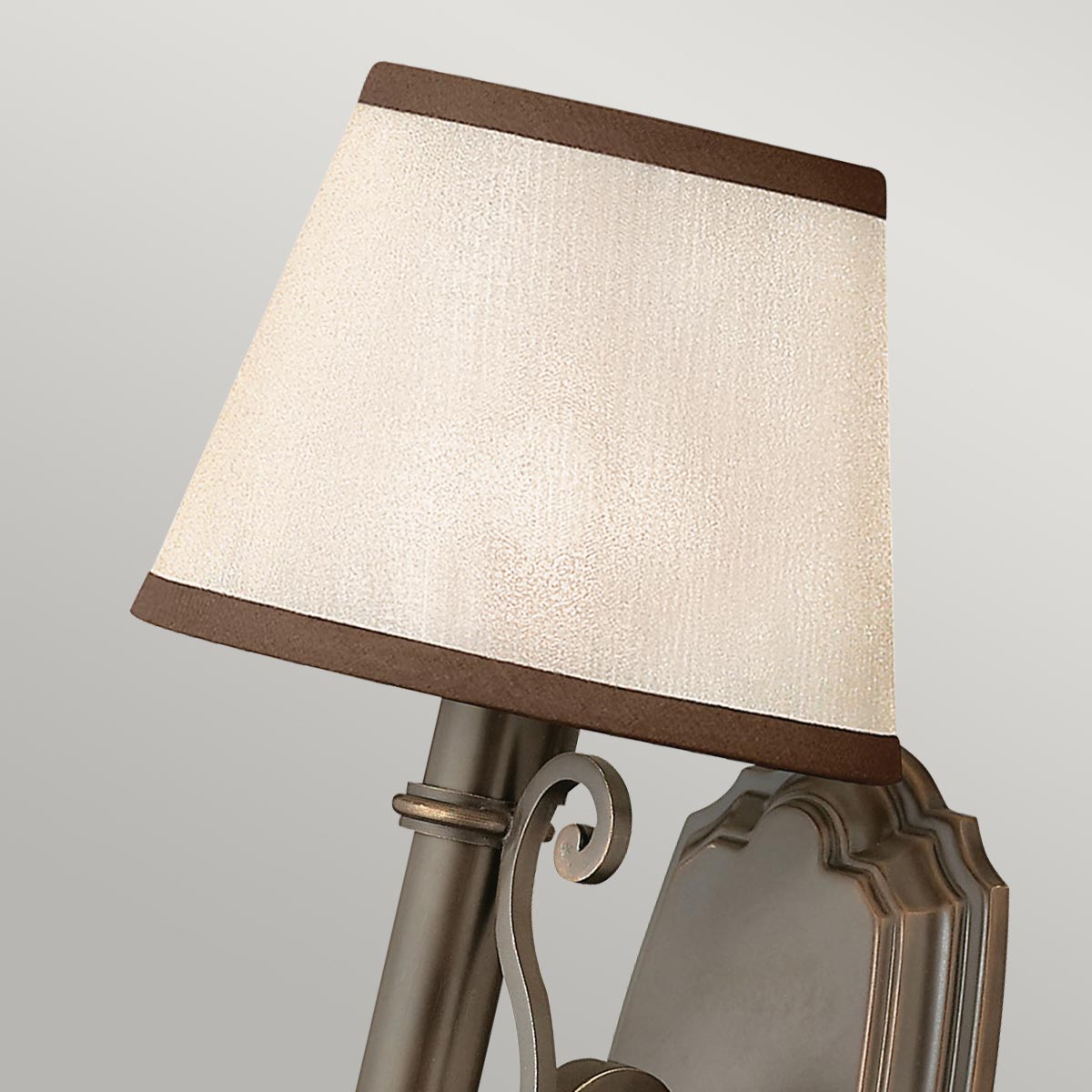 Hinkley Plymouth Wandleuchte Bronze – Detailansicht