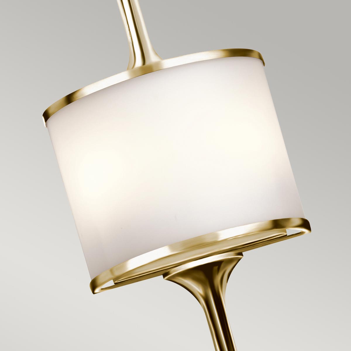 Kichler Mona Wandleuchte Messing – Wohnambiente