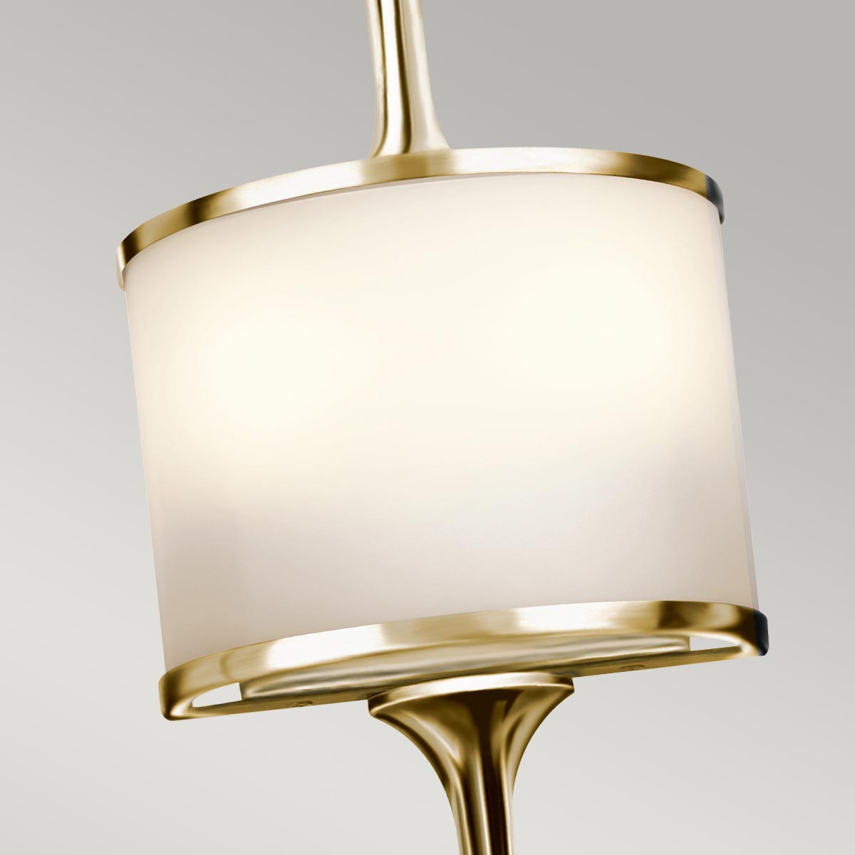 Kichler Mona Wandleuchte Messing – Wohnambiente