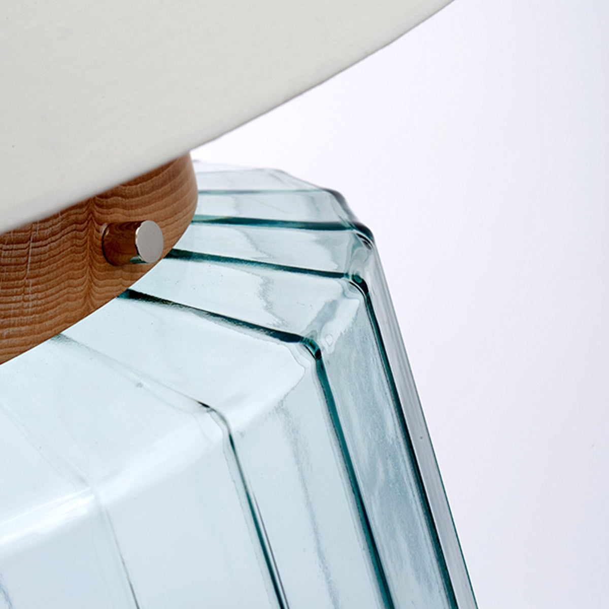 Elstead Luga Tischlampe Nickel – Detailansicht
