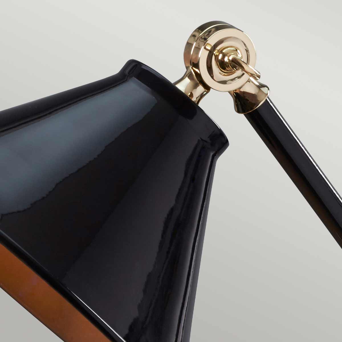 Elstead Provence Tischlampe Schwarz, Messing – Detailansicht