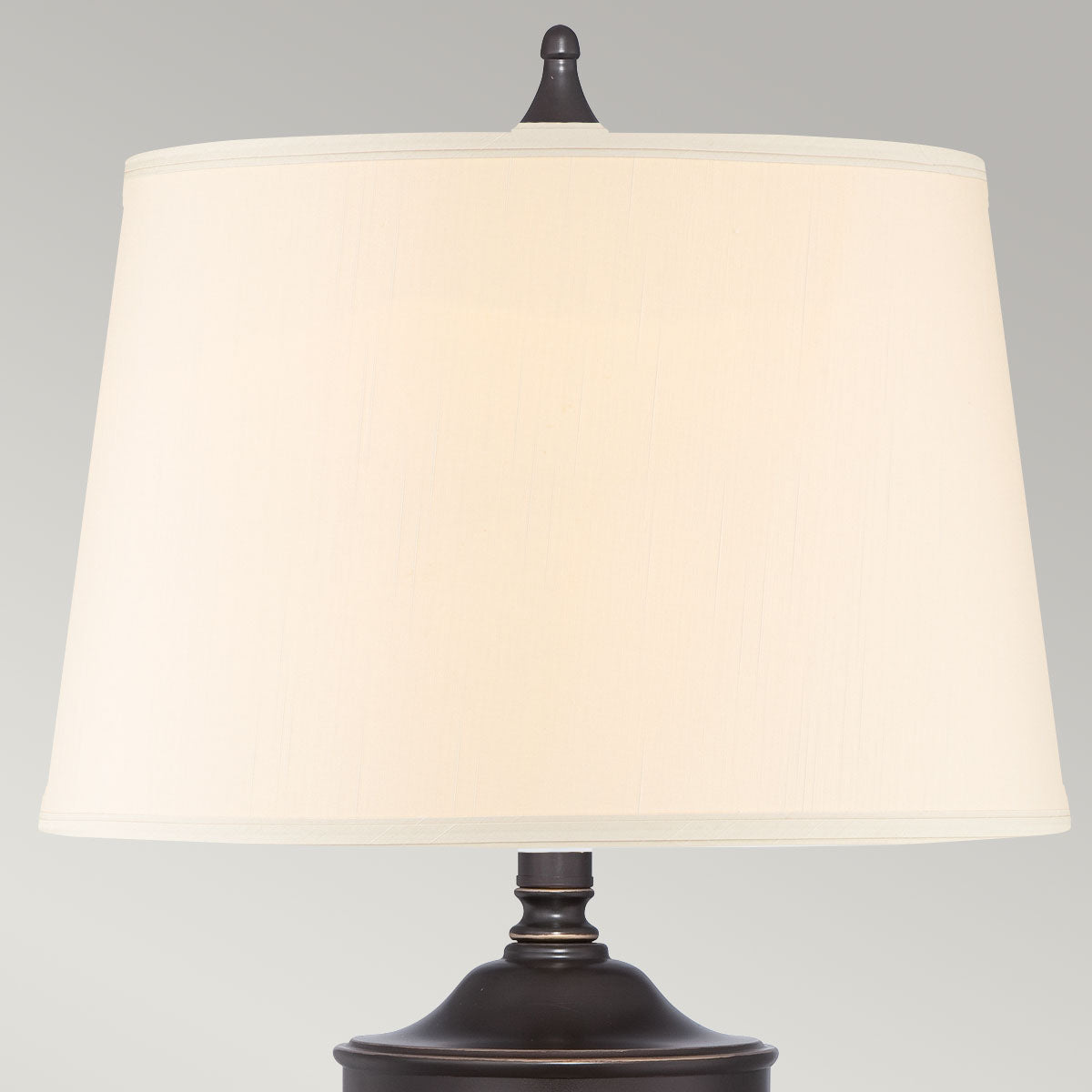 Quoizel Dennison Tischlampe Bronze – Wohnambiente