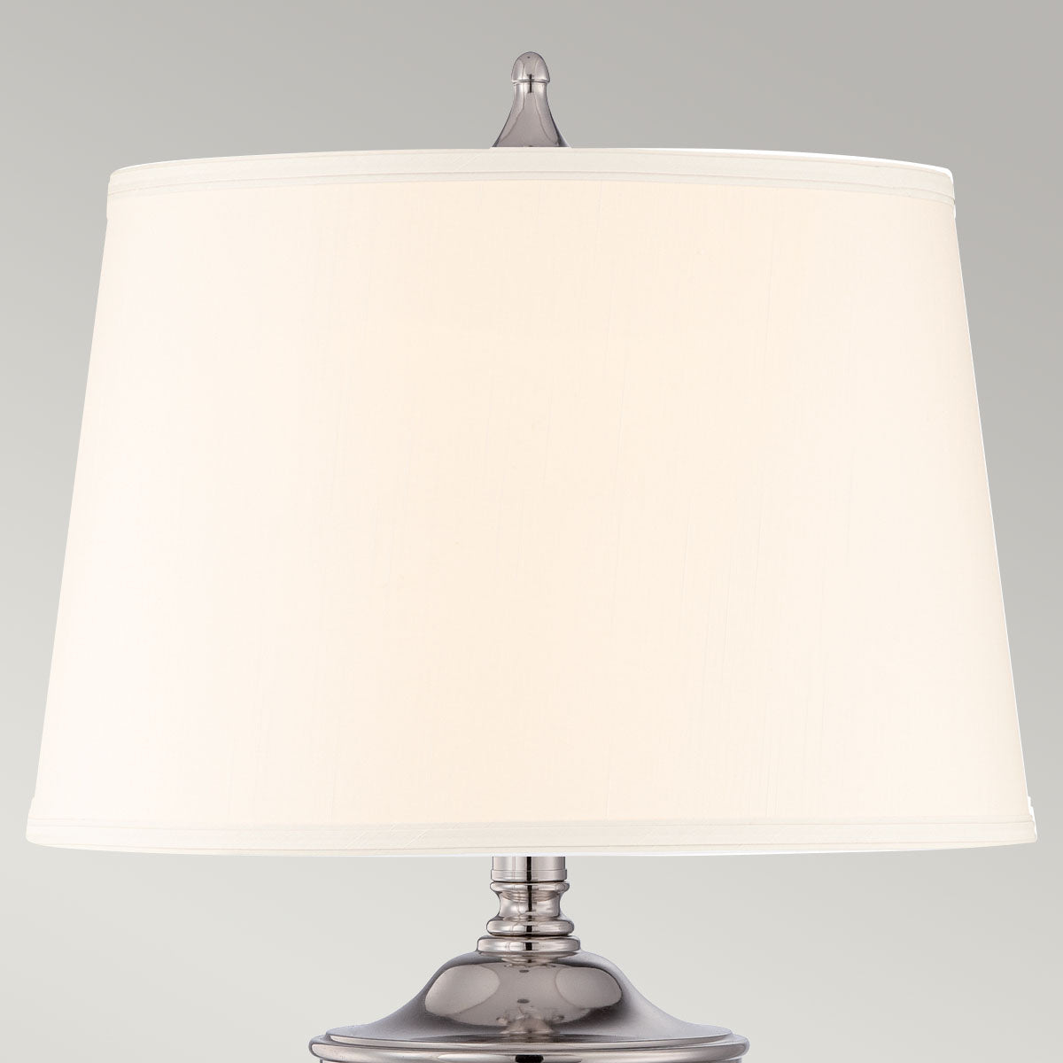 Quoizel Dennison Tischlampe Nickel – Wohnambiente