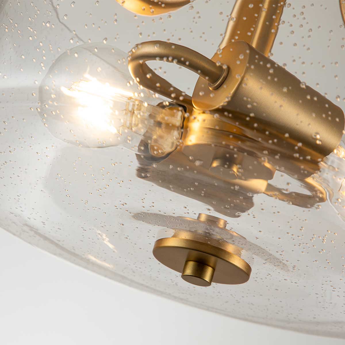Quoizel Hollister Deckenleuchte Messing – Detailansicht