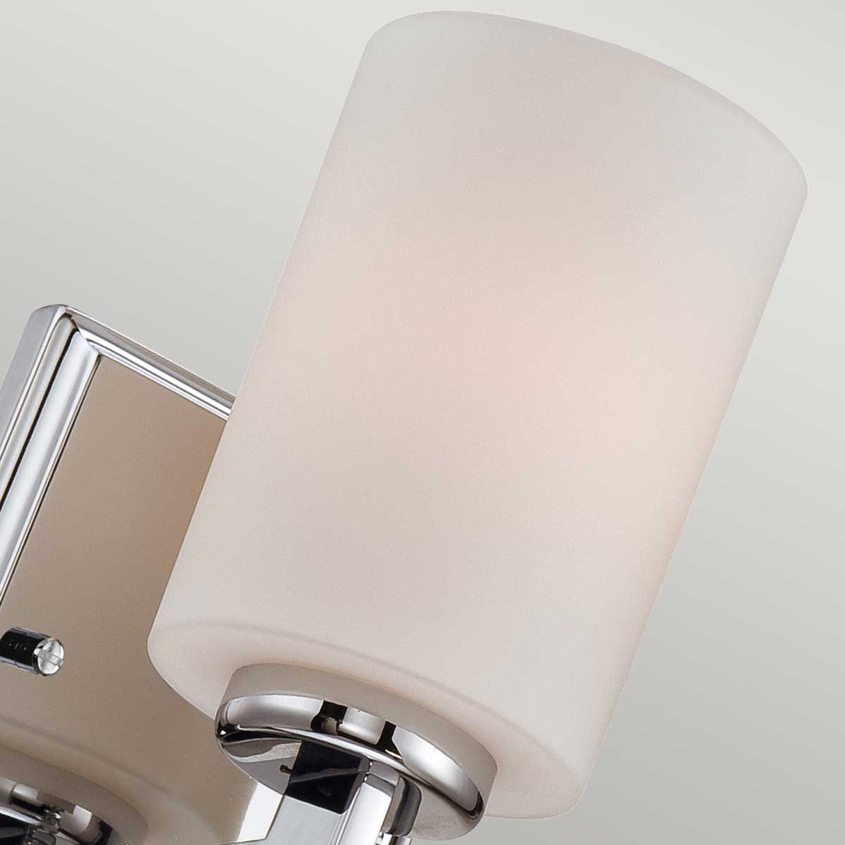 Quoizel Taylor Wandleuchte Chrom – Detailansicht