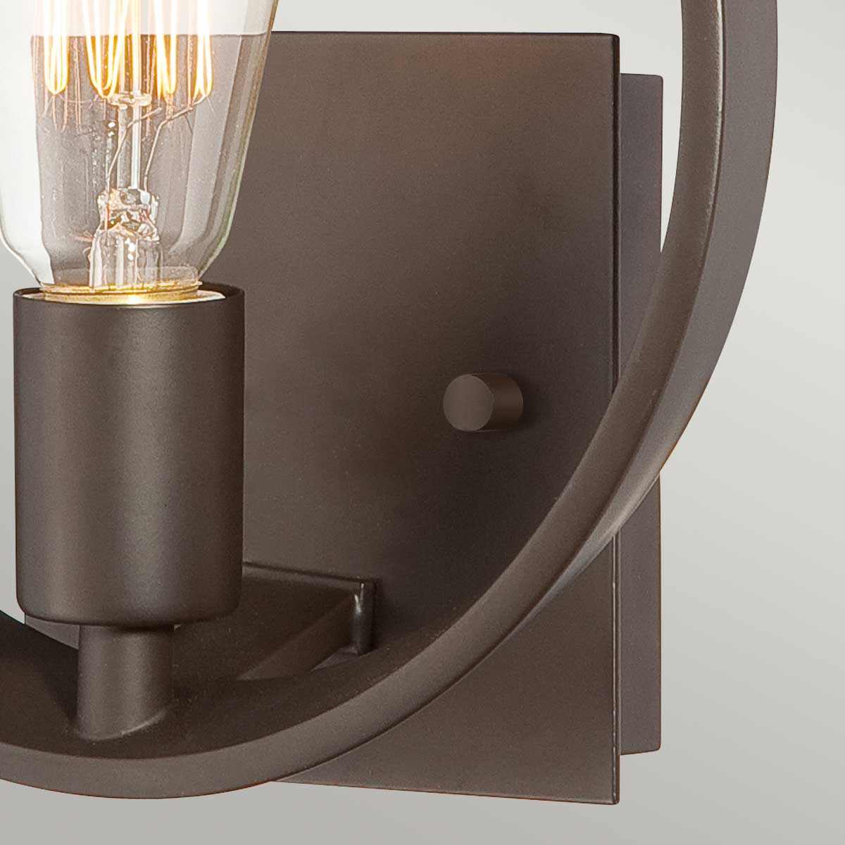 Quoizel Theater Wandleuchte Bronze – Detailansicht 2