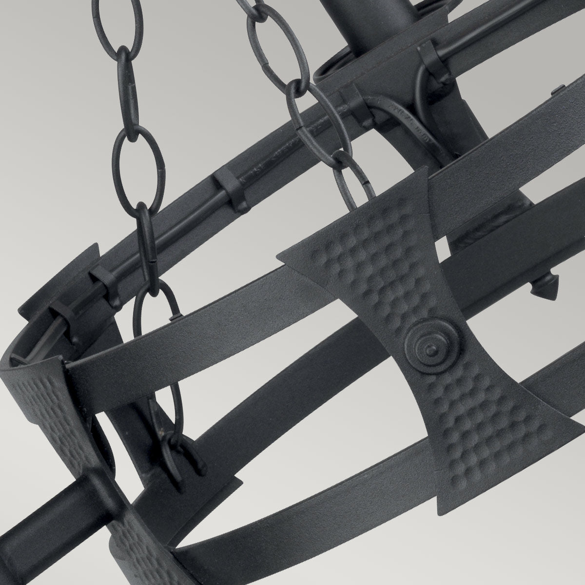 Elstead Saxon Kronleuchter Schwarz – Detailansicht 2
