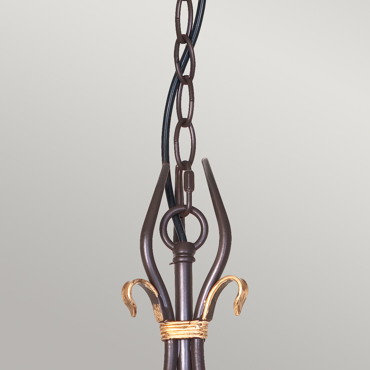 Elstead Windermere Kronleuchter Gold – Wohnambiente